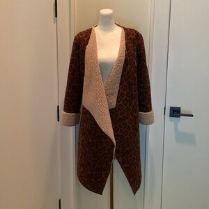 Alberto Makali Brown Leopard Cape